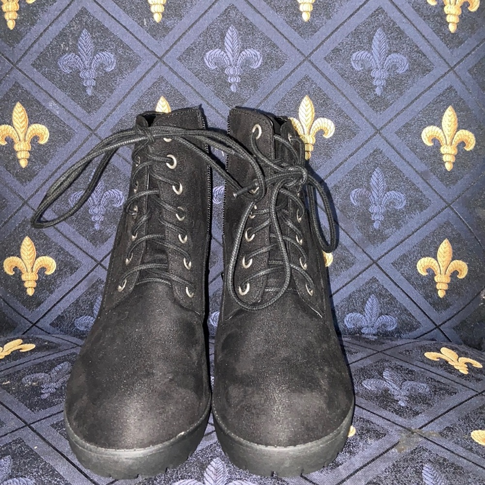 Hi! I’m selling these Soda Shoes